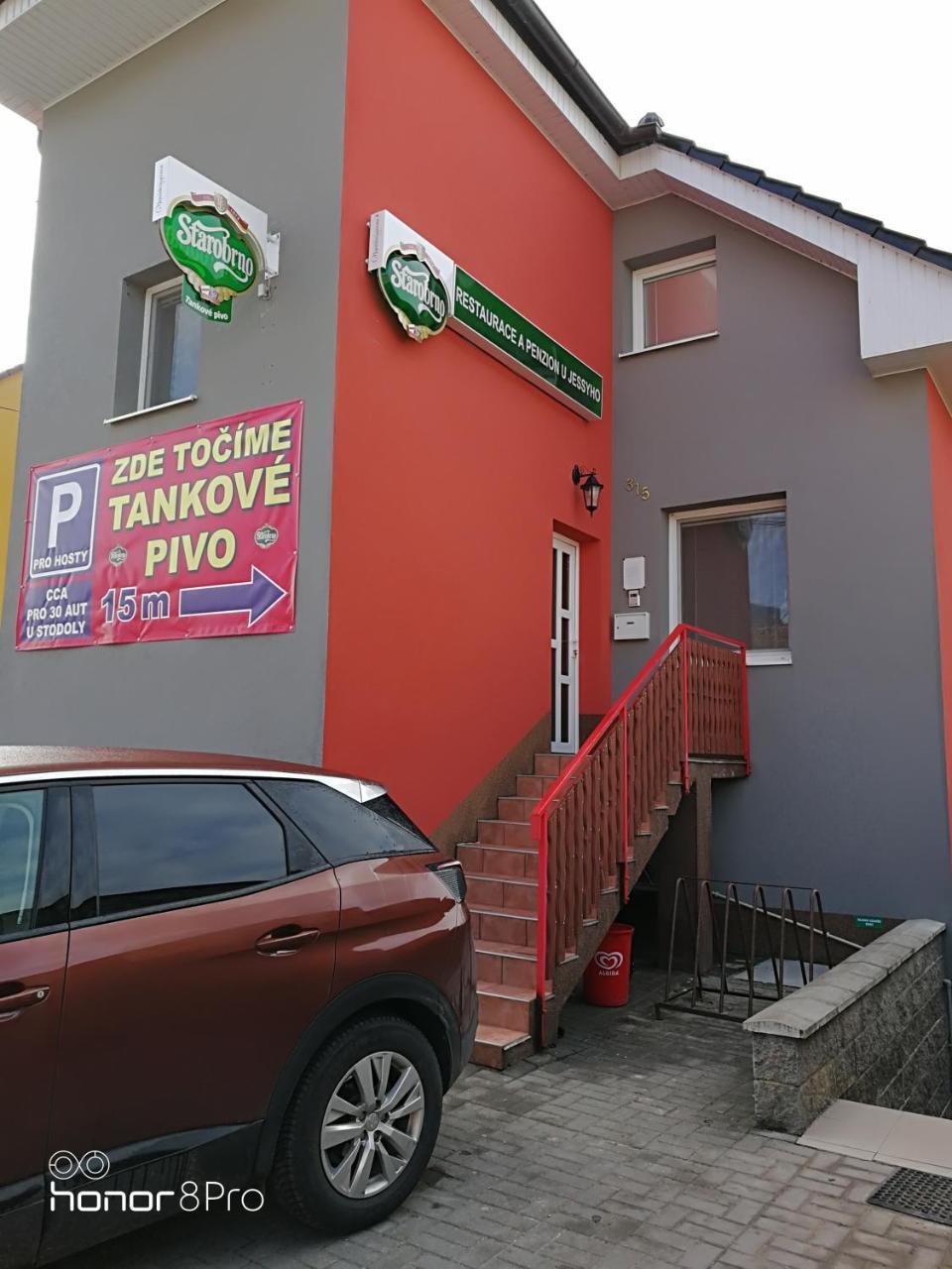 Restaurace a penzión u Jessyho Perná Exterior foto