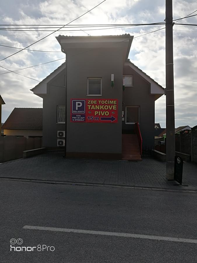 Restaurace a penzión u Jessyho Perná Exterior foto